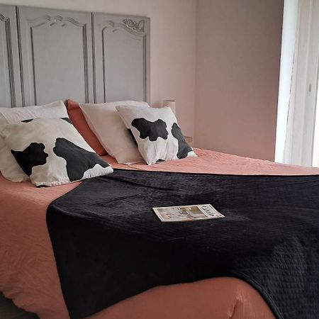 La Bergerie Du Mesnil Bed and Breakfast Livry  Buitenkant foto