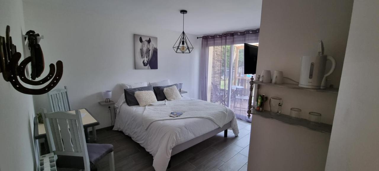 La Bergerie Du Mesnil Bed and Breakfast Livry  Buitenkant foto